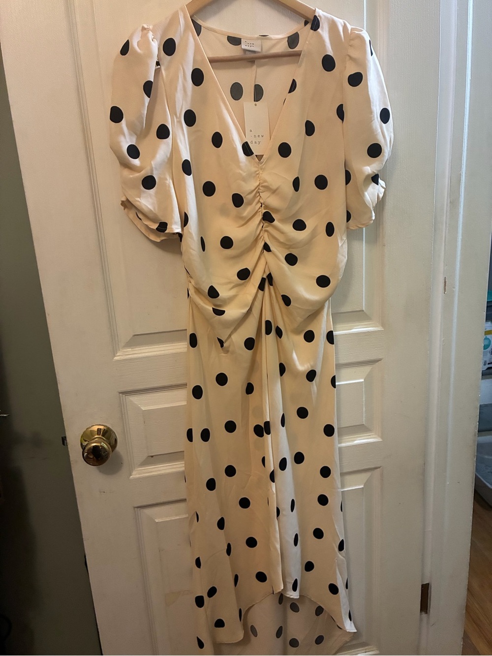 A New Day Womens Size M Crepe Short Sleeve Midi Dress Beige Black Polka Dots NEW